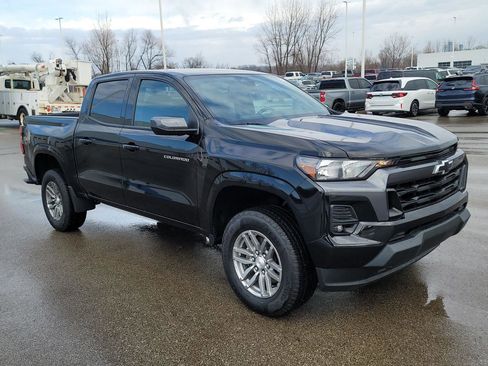 Used 2023 Chevrolet Colorado LT w/ LT Convenience Package II image 9