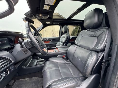 Used 2024 Lincoln Navigator Reserve w/ Equipment Group 201A image 17