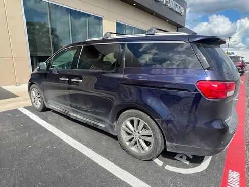 Used 2018 Kia Sedona SX Limited FWD image 3