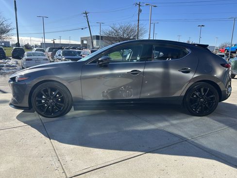 Certified 2025 MAZDA MAZDA3 Hatchback w/Premium Plus Pkg image 4