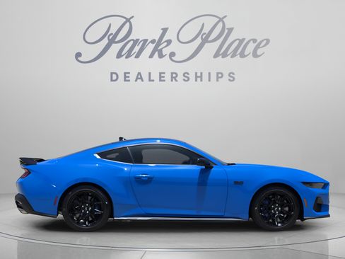Used 2025 Ford Mustang GT Premium w/ GT Performance Package RWD image 7