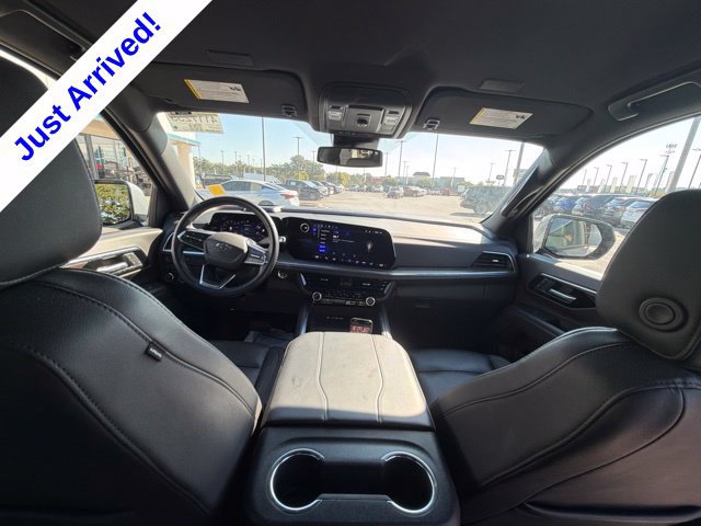 Used 2025 Chevrolet Suburban Z71 AWD/4WD image 39