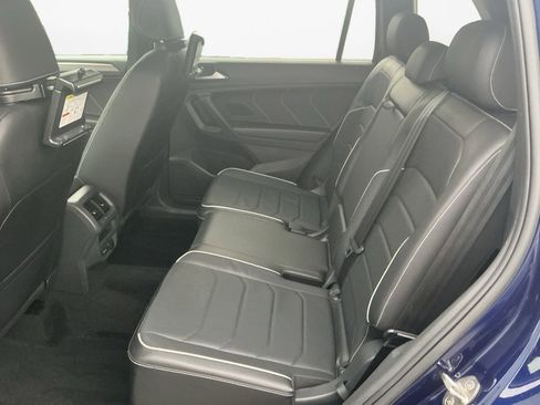 Used 2023 Volkswagen Tiguan SEL R-Line image 15