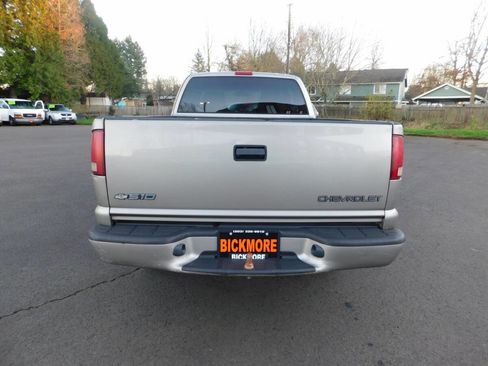 Used 2002 Chevrolet S10 Pickup LS w/ LS Preferred Equipment Group image 18