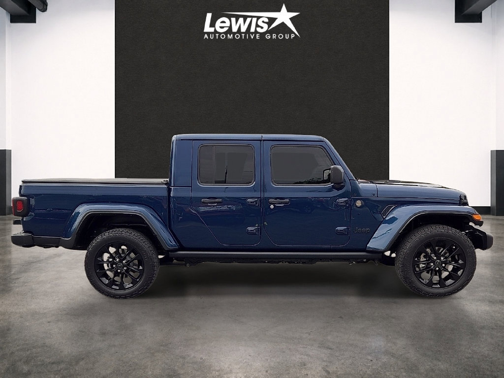 Used 2025 Jeep Gladiator Sport AWD/4WD image 5