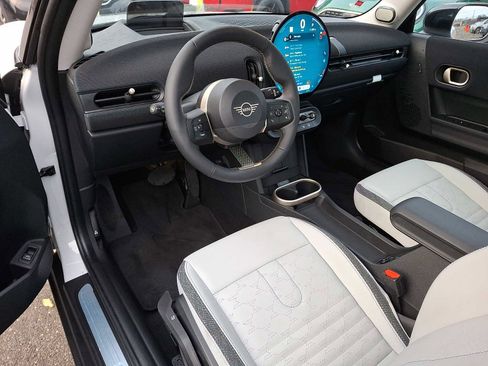 Certified 2025 MINI Cooper S image 11