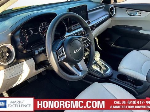 Used 2023 Kia Forte LXS w/ LXS Technology Package image 17