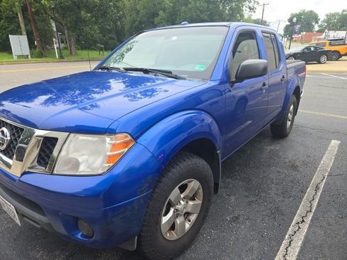 Used 2013 Nissan Frontier SV AWD/4WD image 3