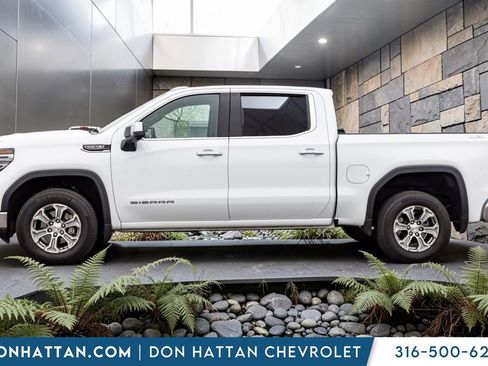 Used 2025 GMC Sierra 1500 SLT image 2