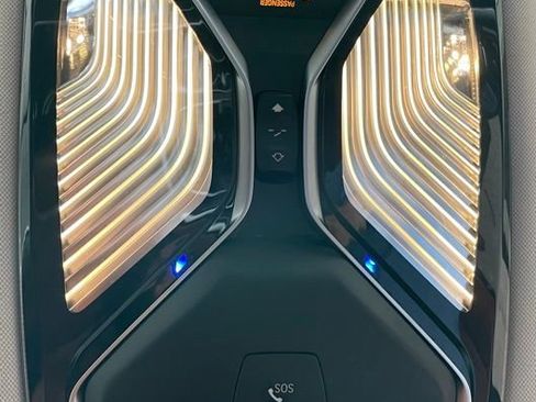 Used 2020 BMW X7 xDrive40i w/ Cold Weather Package image 25