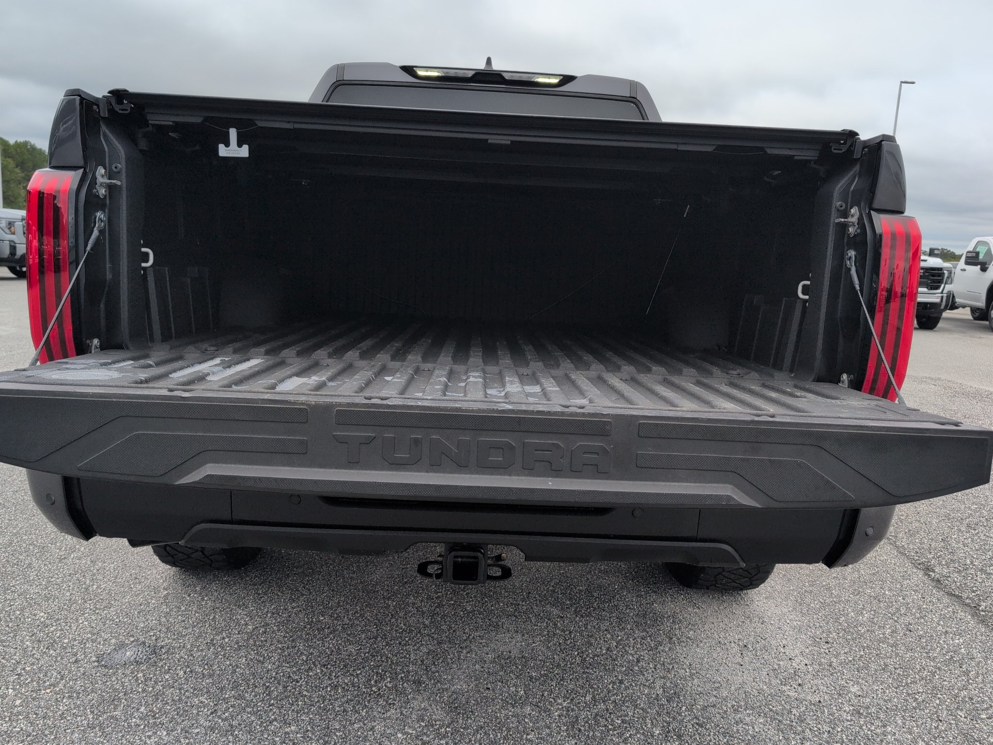 Used 2024 Toyota Tundra SR5 w/ SR5 Premium Package AWD/4WD image 5