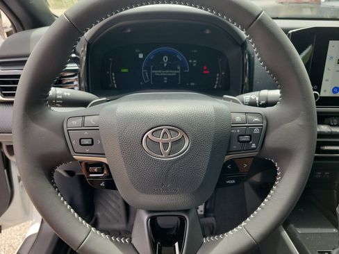 Used 2026 Toyota Camry SE FWD image 19