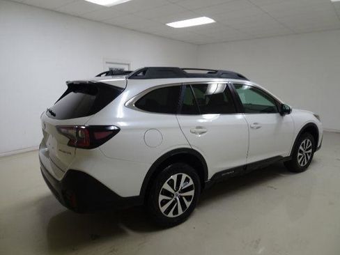Used 2020 Subaru Outback Premium image 6
