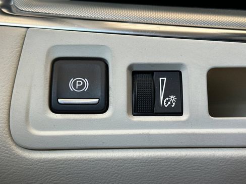Used 2018 Cadillac XT5 Luxury w/ Driver Awareness Package FWD image 29