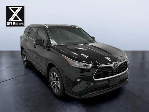 Used 2024 Toyota Highlander XLE image 7