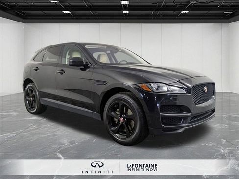 Used 2017 Jaguar F-PACE Premium image 7