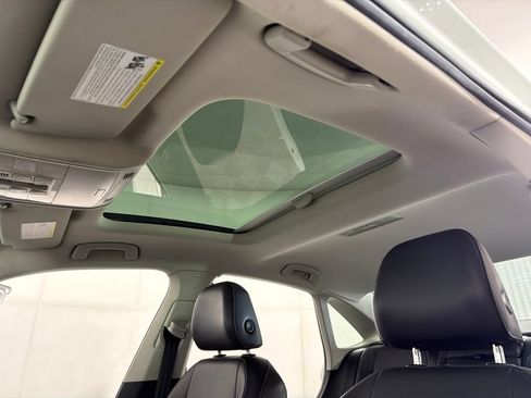 Used 2019 Volkswagen Jetta SE FWD image 18