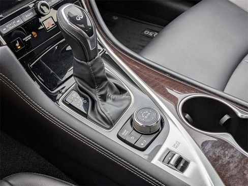 Used 2019 INFINITI Q50 Luxe w/ Essential Package (3.0T Luxe) image 15