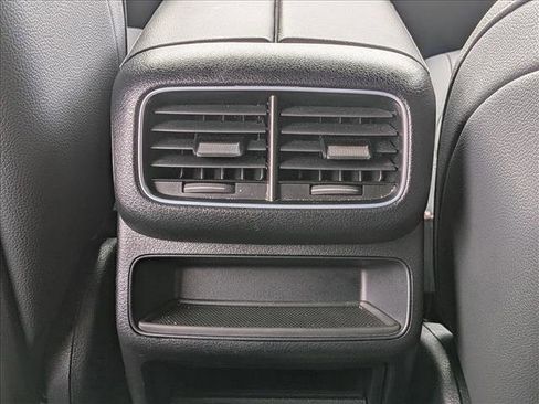 Used 2025 Mercedes-Benz GLE 350 4MATIC image 17