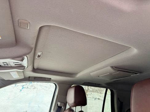 Used 2016 Cadillac Escalade Premium image 15