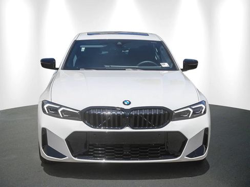 New 2026 BMW 330i Sedan w/ M Sport Package RWD image 2