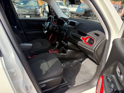 Used 2016 Jeep Renegade Trailhawk AWD/4WD image 24