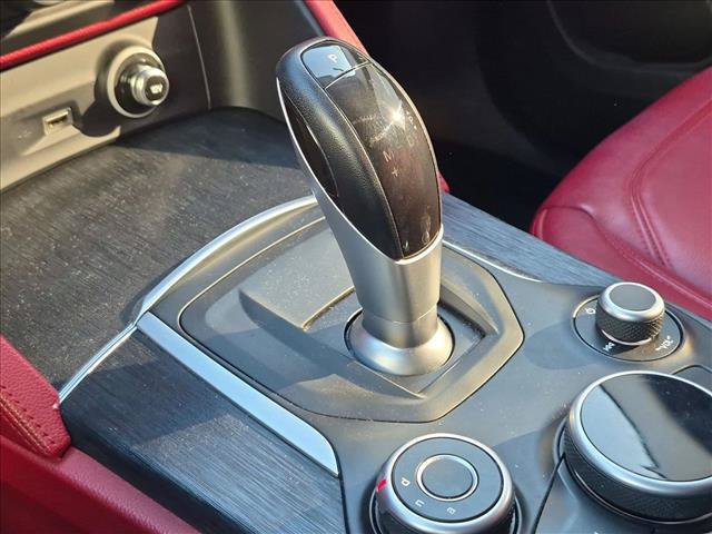 Used 2019 Alfa Romeo Stelvio w/ Nero Edizione RWD image 10