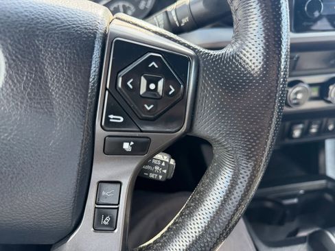 Used 2019 Toyota Tacoma TRD Off-Road image 25