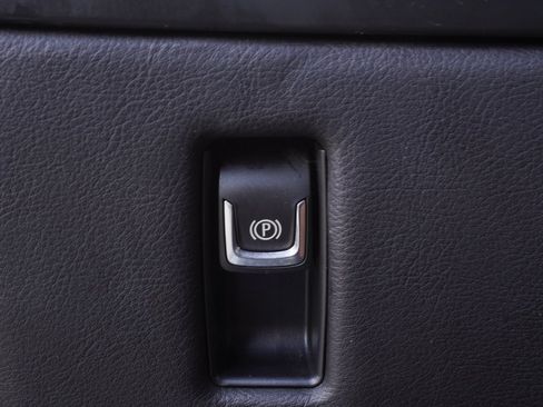 Used 2019 Cadillac Escalade ESV Premium Luxury image 26