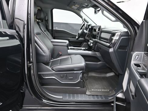 Used 2023 Ford F450 Lariat w/ FX4 Off-Road Package image 28