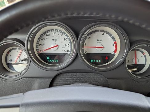 Used 2009 Dodge Challenger R/T RWD image 13