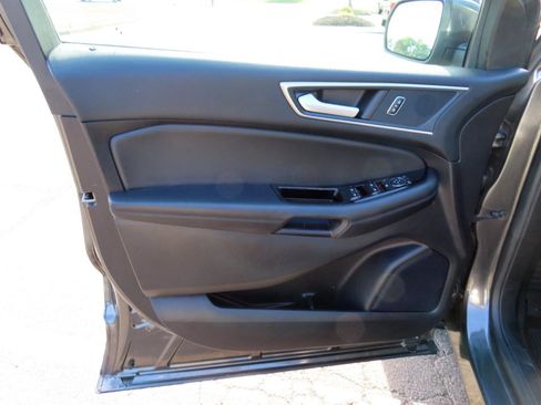 Used 2020 Ford Edge SEL FWD image 16