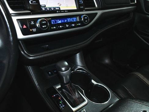 Used 2019 Toyota Highlander SE AWD/4WD image 33