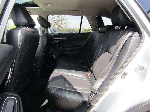 Used 2025 Subaru Outback Limited AWD/4WD image 19