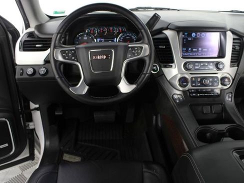 Used 2017 GMC Yukon XL SLT w/ Enhanced Security Package image 12