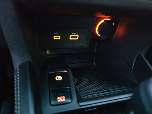 Used 2023 Nissan Kicks SR w/ SR Premium Package image 22