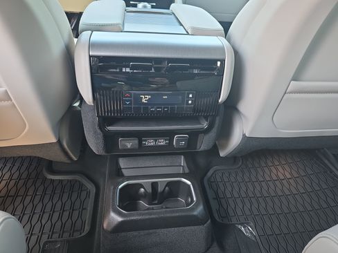 New 2026 Jeep Grand Wagoneer L 4WD image 33