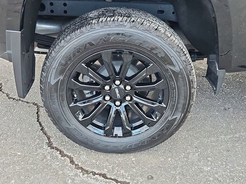 Used 2022 GMC Canyon Elevation w/ Elevation Premium Package image 9