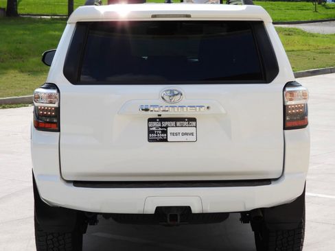 Used 2021 Toyota 4Runner SR5 AWD/4WD image 30
