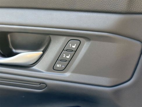 Used 2025 Honda Accord Touring image 39