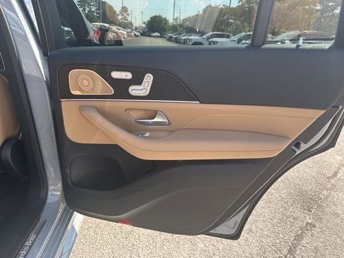 Certified 2024 Mercedes-Benz GLS 450 4MATIC image 33