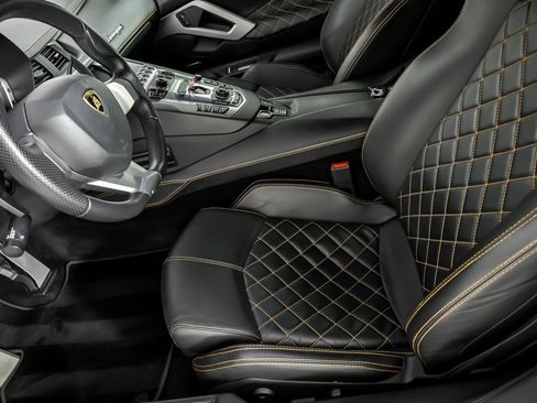 Used 2016 Lamborghini Aventador LP 700-4 image 21