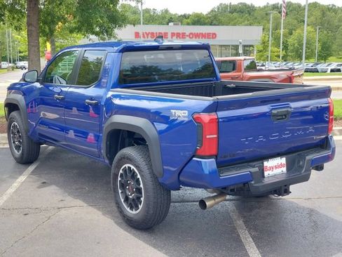 Certified 2025 Toyota Tacoma TRD Off-Road AWD/4WD image 7