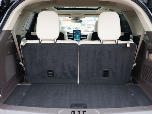 Used 2022 Ford Explorer Platinum image 30