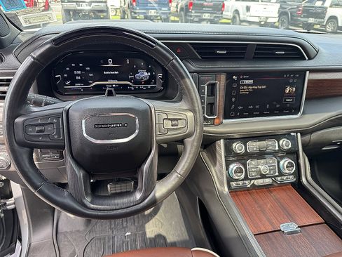 Used 2023 GMC Yukon Denali Ultimate w/ LPO, Floor Liner Package image 6
