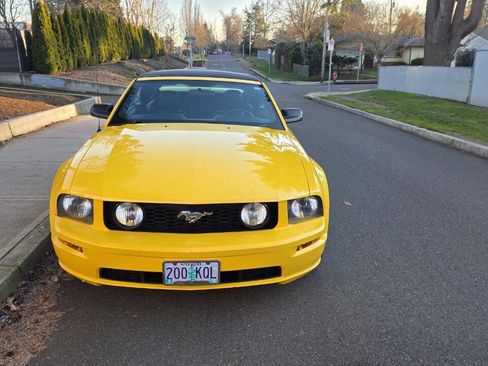 Used 2006 Ford Mustang GT Premium image 2