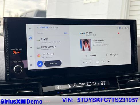 Used 2026 Toyota Sienna XLE image 31