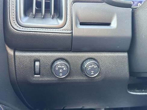 Certified 2020 GMC Canyon SLE w/ SLE Convenience Package image 16