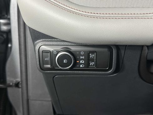 Used 2025 Ford Explorer Active w/ Active Comfort Package AWD/4WD image 27