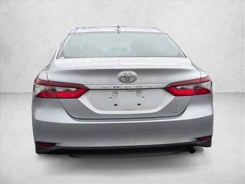 Used 2022 Toyota Camry LE image 4